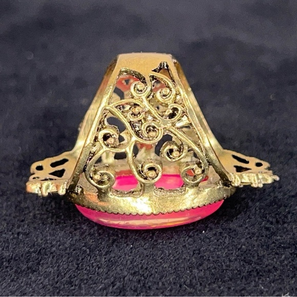 Size 7.5 Pink Brass-look Ring Womens Filigree Goth Retro Glam - Picture 3 of 11
